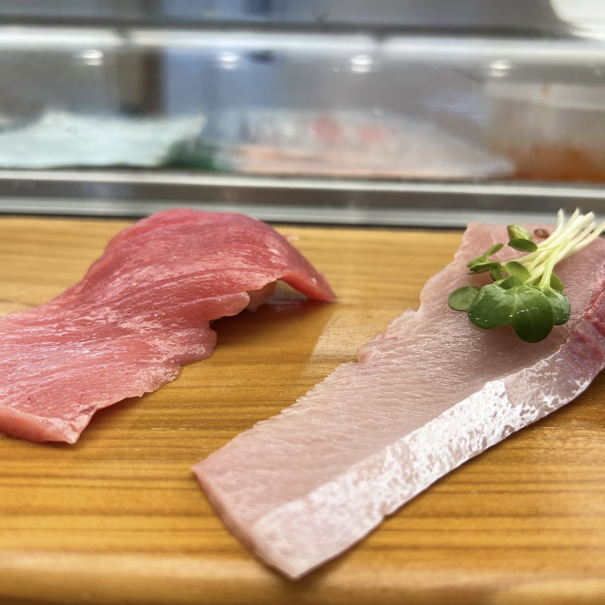kuuneru_tabiru's tweet photo. 金沢旅行のついでに行ったコスパ最強寿司、ネタのデカさがレベチ過ぎる。石川の名店。 https://t.co/L8dmeNJ79J