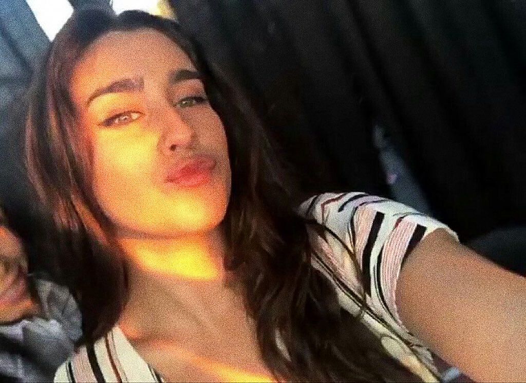 iLAUBP's tweet photo. kissed by the sun https://t.co/9xNaUuxdYd