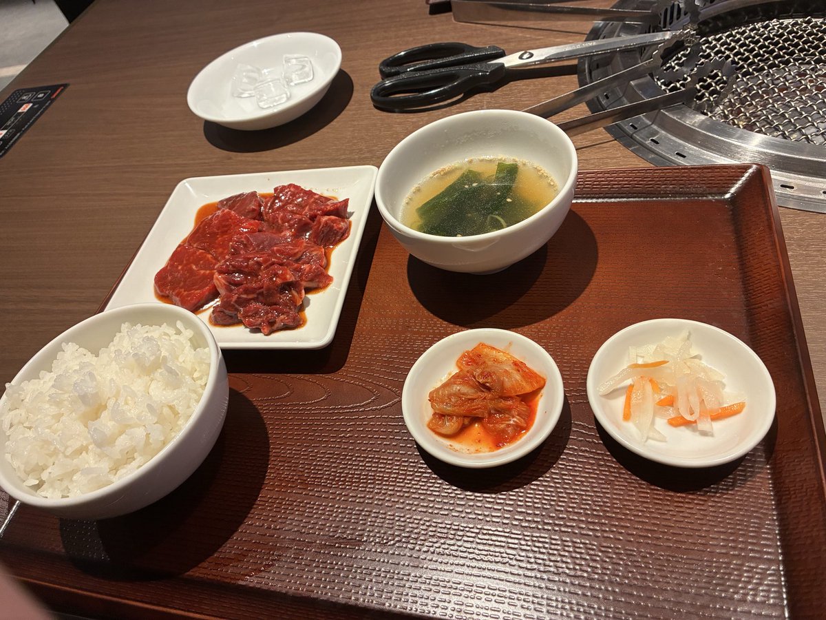 maruiomoti's tweet photo. 焼肉定食…𓌉𓇋 🥩 https://t.co/Q5rJpX0VG5