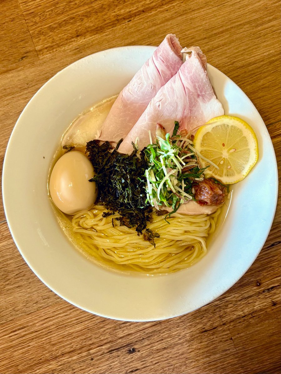 romeo_iocifalla's tweet photo. らぁ麺 行田屋＠行田市
【夏の限定麺】
特製 冷やし昆布水らぁ麺~レモン添え~(塩)
 🌟極上の一杯💯 https://t.co/D7TjHpAPUE