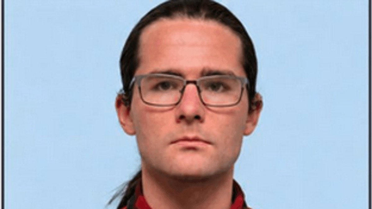 RedWaveOR's tweet photo. This guy told police he planned the Spokane fire for weeks.

Hundreds of homes gone.

Thousands evacuated.

Prior conviction for killing his own father.

Same pattern as the one Ben Edtl talked about who hit his family’s ranch land outside Fossil.

Came back, set fires on their property, broke into the house, tried to steal guns, got charged with domestic terrorism.

Two different states.

Same type of person.

Deliberate destruction.

Prior violence.

Let loose again.

These aren’t accidents. They’re choices. By design.

Two blue states-weird.

#oregon #fires

@benedtl