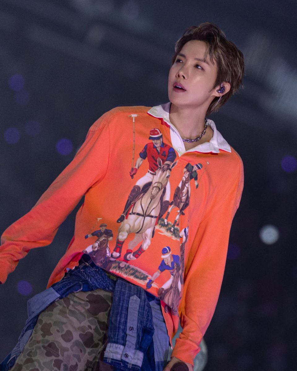 btschartsxdaily's tweet photo. [INFO] #BTS x Ralph Lauren via Instagram! [Thread] 💜

“BTS wore full Polo Ralph Lauren looks during Act 2 of BTS WORLD TOUR ARIRANG.”
https://t.co/wL6AnAsDD4 https://t.co/YQUbIEJ8Cd