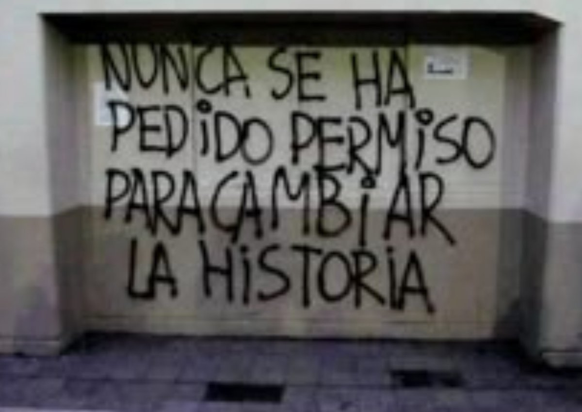 DecanoNacyPop's tweet photo. Hoy se marchó por todo, y por todos, marchamos por los jubilados, por la educación por la ciencia por los trabajadores, por las malvinas, por la salud, por los más vulnerables, por la historia, asi es, hoy se marchó por la Patria
#LaPatriaNoSeVende #ALosTraidoresNiJuicioNiPerdon https://t.co/kP5NDzR0Lc