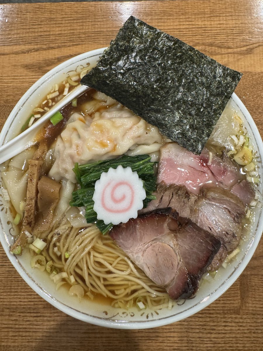 YoutkTas's tweet photo. のスた
幼少期に食べた感じの醤油、ワンタン
ちたけ餡の冷だし

先日のやーつ
冷だしは写真撮り忘れ
ワンタンはデカいのがデンッと
餡の中の枝豆が歯応えあり美味い

のスた好きなら食っとけな一杯
麺量は『のスた』なので注意 w

キノコちょい苦手な私でも美味しく食べれた、ちたけ餡の冷だしも注目 https://t.co/DzsyfXoERM
