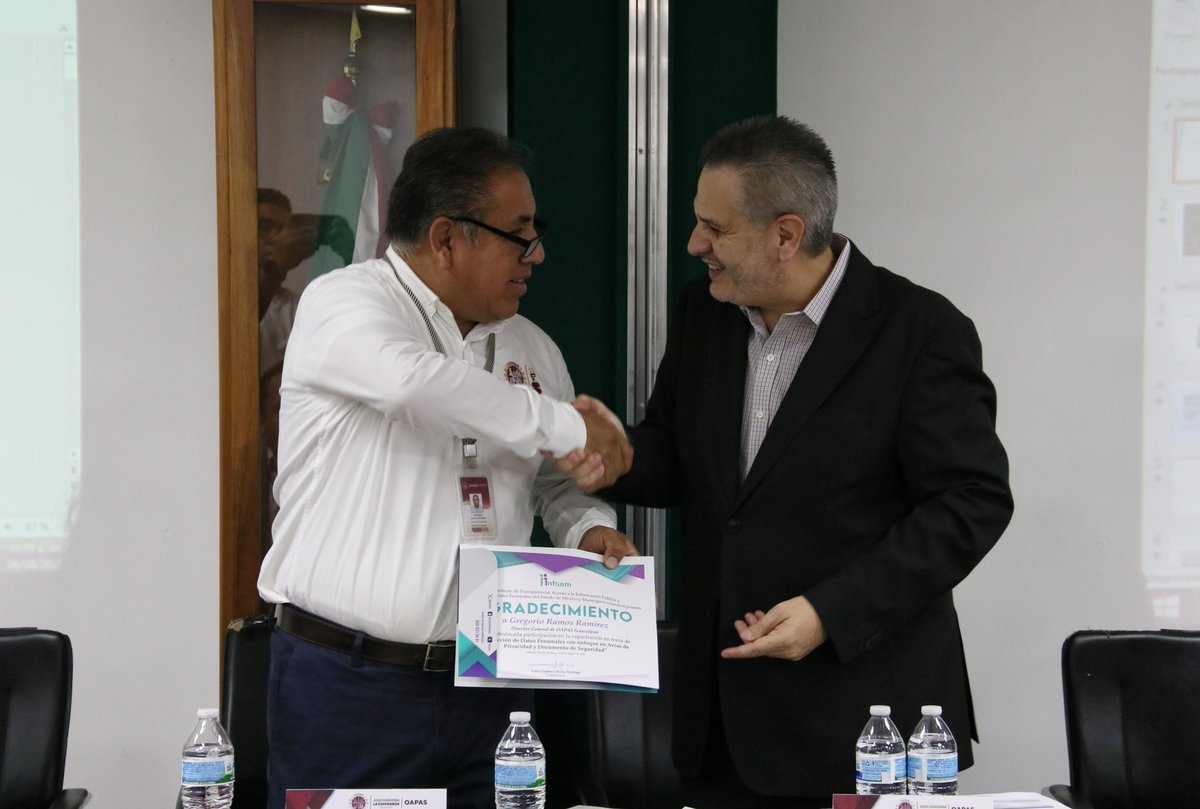 Infoem's tweet photo. El Comisionado @lgparranoriega condujo los trabajos de la capacitación en materia de Clasificación de la Información y Prueba de Daño dirigida a #SSPP del @OAPASNau; al uso de la voz, Parra Noriega destacó el equilibrio que debe imperar entre el #DAIP y el #DPDP. https://t.co/6gPsYDyC6h