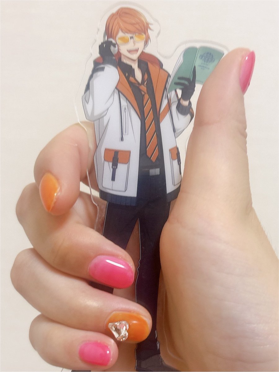 htts_cts's tweet photo. 不定期ネイル報告 アクスタ握りしめ部 https://t.co/4hVvliR6Pe