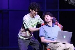 suga_kenta1019's tweet photo. ミュージカル『ディア・エヴァン・ハンセン』本日は13時公演です！😳
連チャン頑張るぞ！！👕
暑いのでお気をつけてお越しください！
今日もレッツ！ジャレッド・クライマン！🥦🤓
#dearevanhansenjp
#DEH https://t.co/JQoDYTc1IN