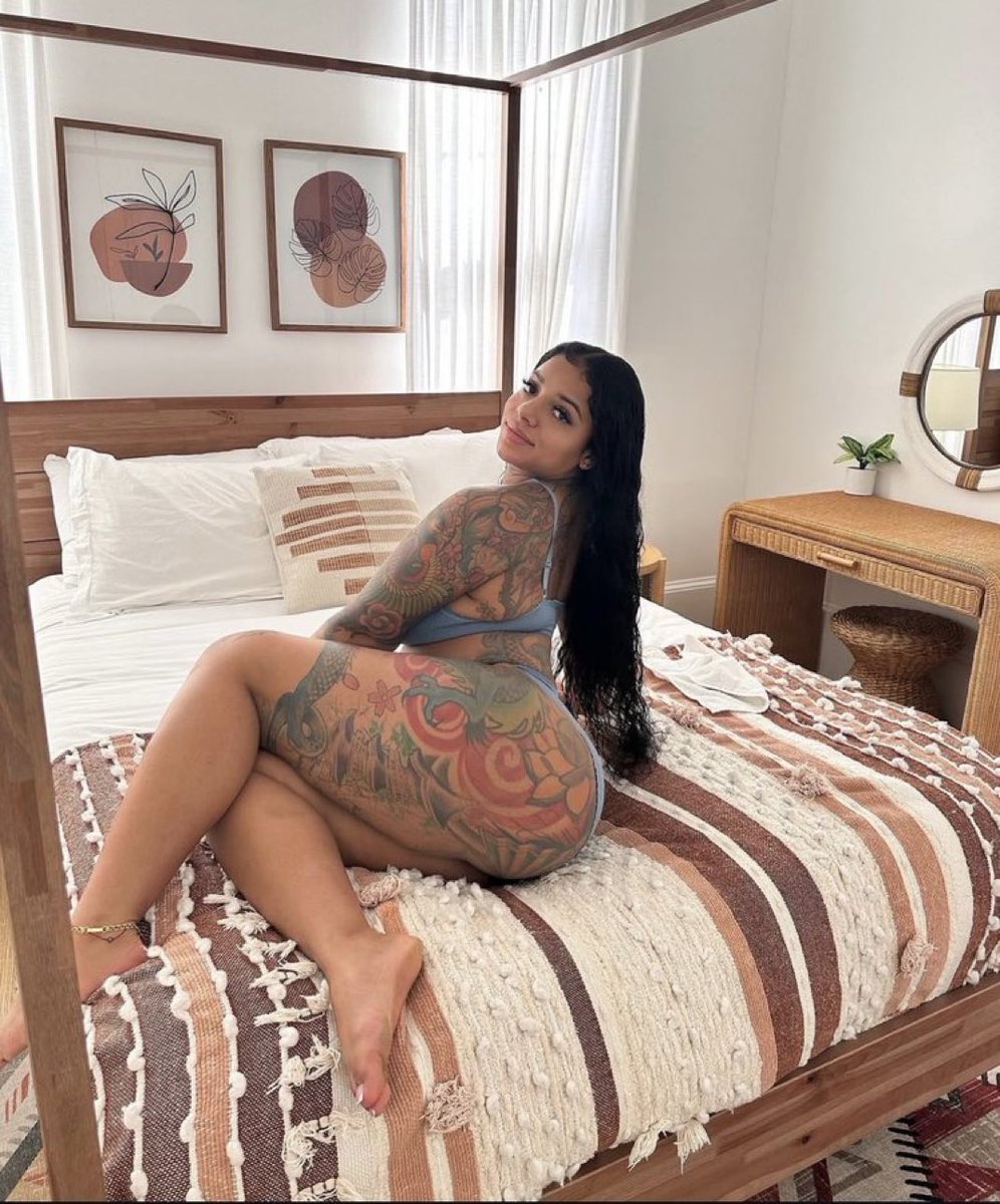 kkayvs's tweet photo. Good night Miami 🇺🇸
#Kkvsh #Florida #miami #hot #sexy #single #ebony #thick #GOODMORNİNG https://t.co/p3oQnvie0B