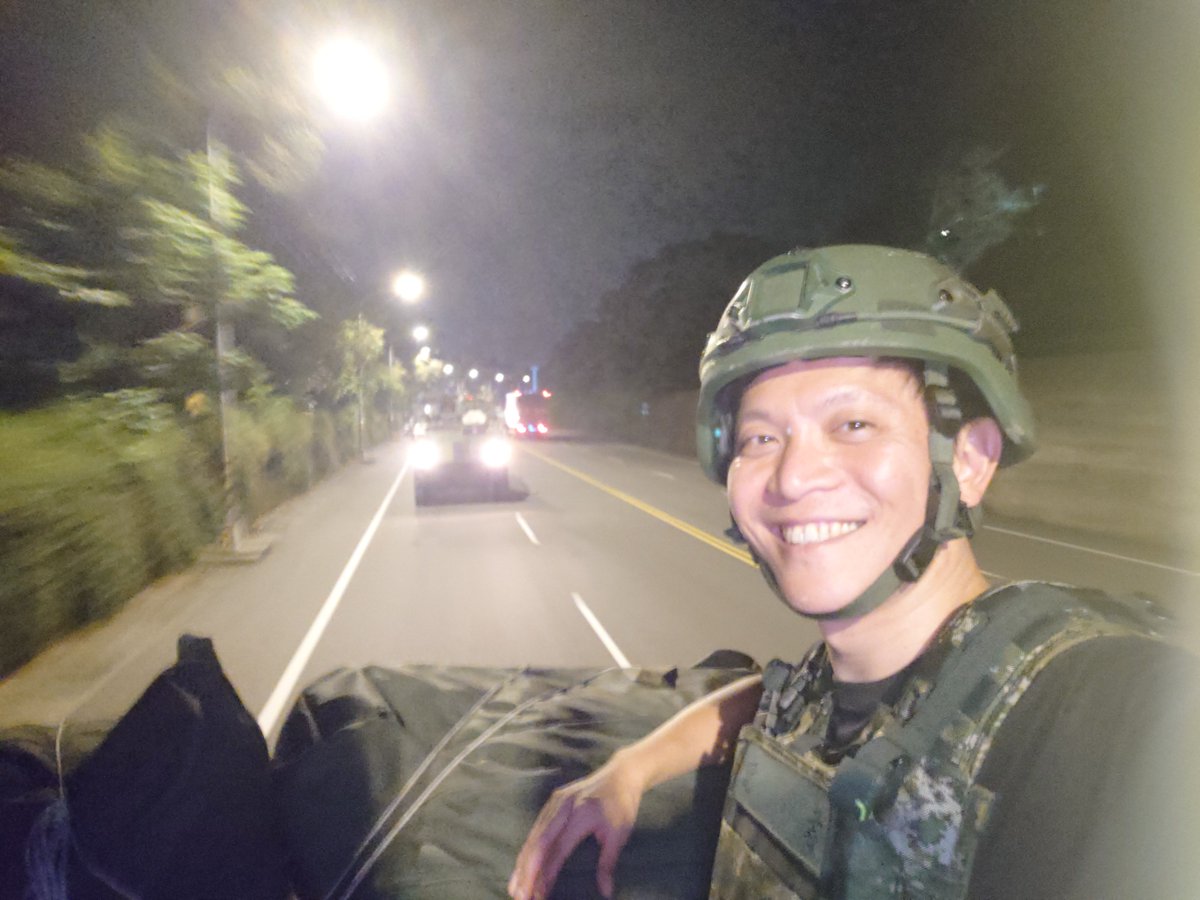 HsuMilitary's tweet photo. Selected for Han Kuang 42’s first embedded media verification. Assigned to 5th Theater main combat units.
Day 1 night long-distance move — riding CM34 Yunbao IFV, filming the convoy.
Speed &amp; stability of this wheeled armored vehicle are excellent for Taiwan’s terrain.
#HanKuang42 https://t.co/LsdP3ewSt9