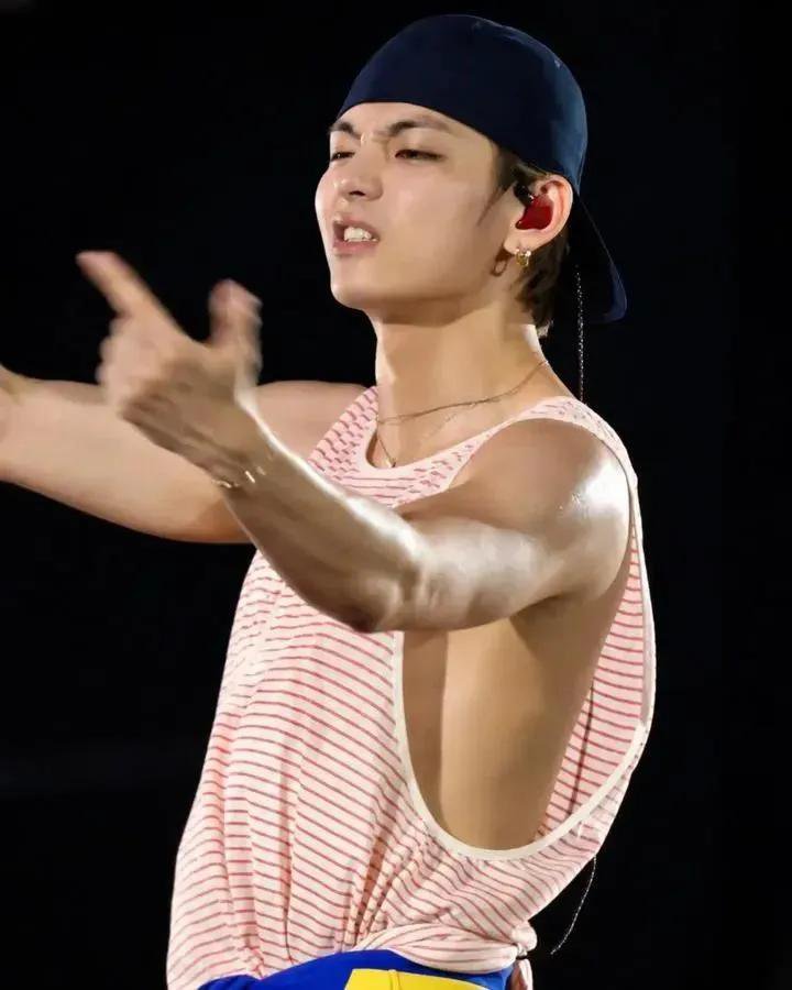 BTS___KTHV_95's tweet photo. 🔥🔥 https://t.co/ptwedQzynu