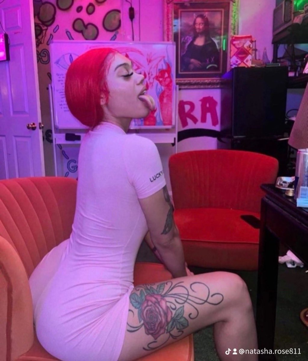 NatashaRos8al's tweet photo. #viralvídeo #sexy 💕 https://t.co/BWRvxeFZDi
