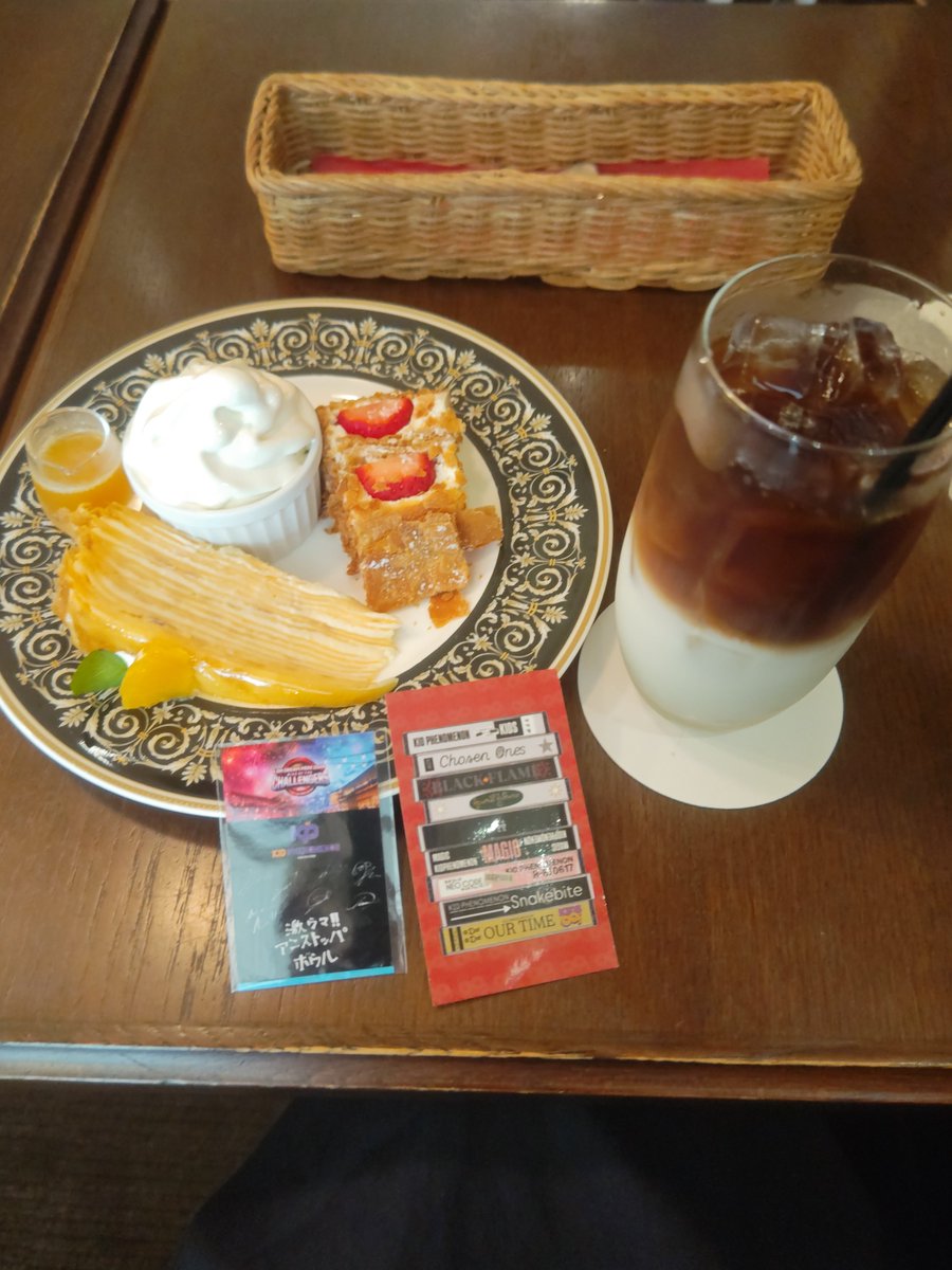 BjJTbWg870GOm15's tweet photo. 母が美容院に行ってる間
まったりカフェTIME☕️✨
KIDS00's 〜Special Edition〜
の日を思い出しながら
動画見て待つよ~🥹
OUR TIMEのキドフェノ
可愛いかったなぁ🥰
#KIDPHENOMENON
#OURTIME
https://t.co/si4ClE5SFH https://t.co/KVbsZ0M7wK