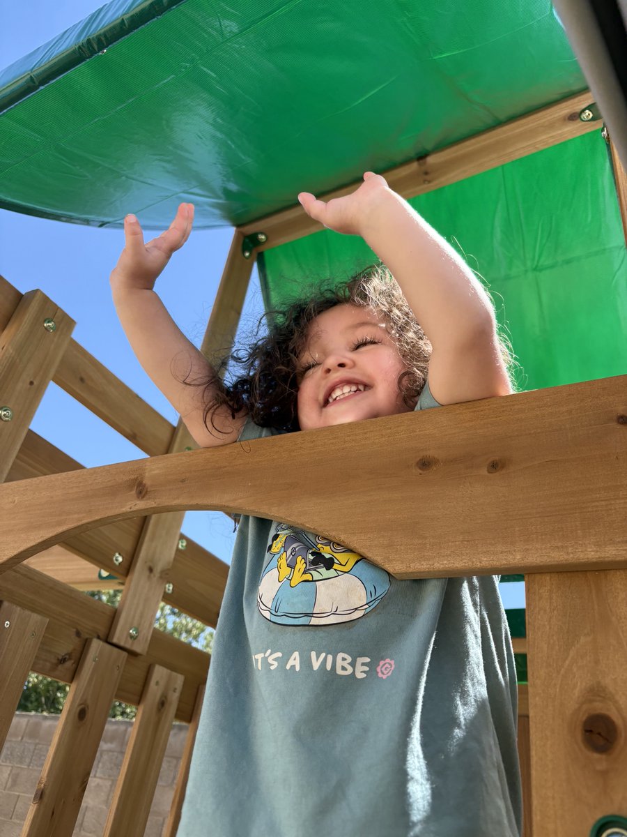 rsdcrpsfire's tweet photo. I’ve already taught her that even in nature and play- we give Father God Gratitude and Glory. Hallelujah 🙌
#ThankYouJesus
#StrongerThanPain #ForwardInFaith #JourneyOn https://t.co/Jmo9UdAg6F