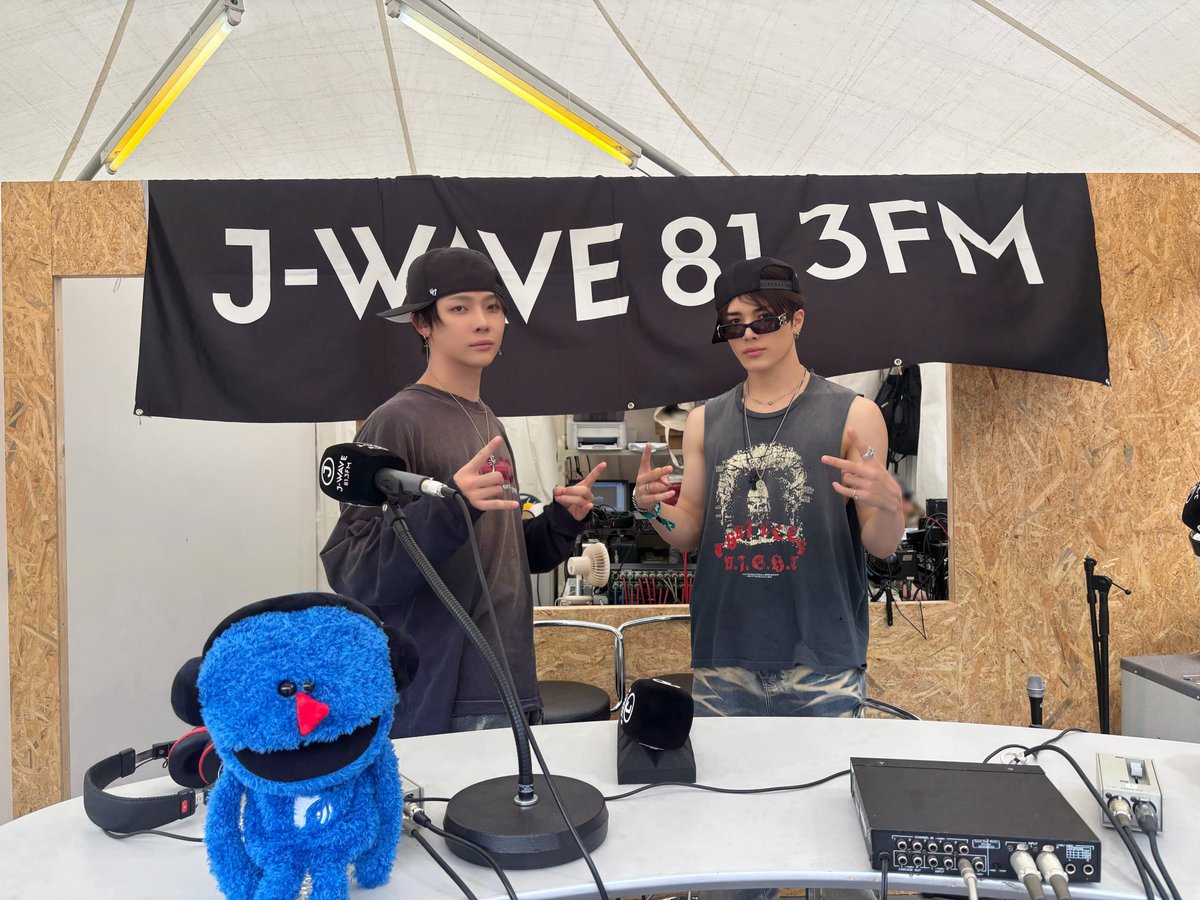 pop_813's tweet photo. 明日🕕朝6時からはハリポ❗️

7時過ぎからは

&amp;TEAM &amp;POP

今週は #NICHOLAS  #MAKI がお届け❗️
『FUJI ROCK FESTIVAL'26』の出演アーティスト Yuuf へインタビュー❗️

👇radikoはこちら❗️
https://t.co/3uz2FdDTYG

@andTEAMofficial #andTEAM #エンティーム
#popjwave #jwave #ハリー杉山 #川口ゆりな https://t.co/jEdgoHfVjJ