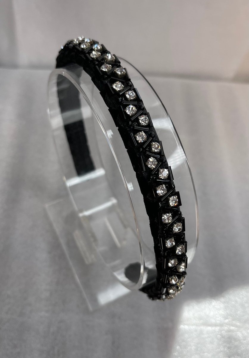 SwarskiJ's tweet photo. Black Sequin Rhinestone Headband, Vintage Style Hair Accessory #HairAccessories #HeadBand
$19.99
➤ https://t.co/tIrZfDnNA8