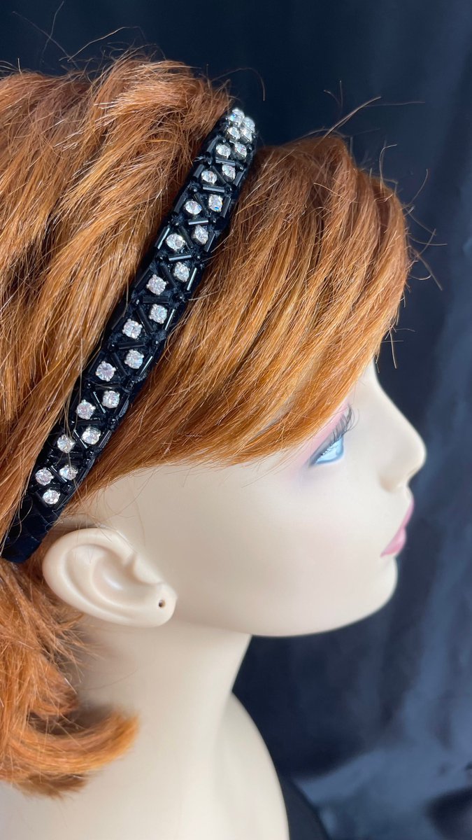 SwarskiJ's tweet photo. Black Sequin Rhinestone Headband, Vintage Style Hair Accessory #HairAccessories #HeadBand
$19.99
➤ https://t.co/tIrZfDnNA8