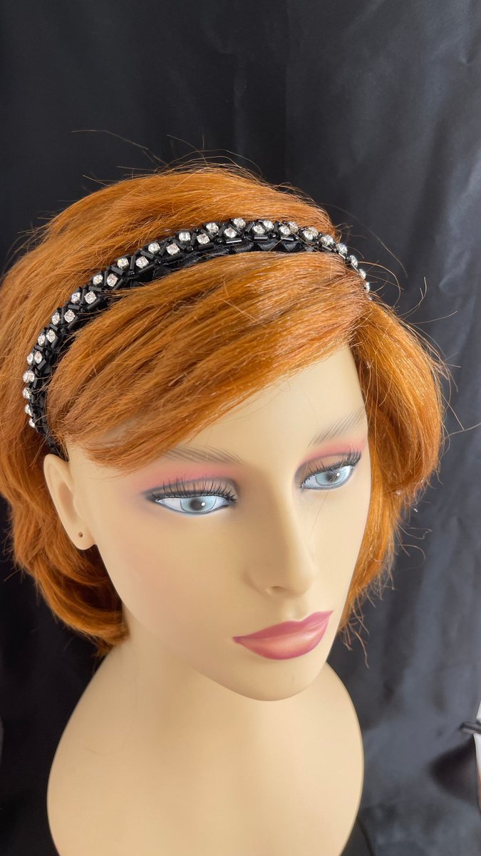 SwarskiJ's tweet photo. Black Sequin Rhinestone Headband, Vintage Style Hair Accessory #HairAccessories #HeadBand
$19.99
➤ https://t.co/tIrZfDnNA8