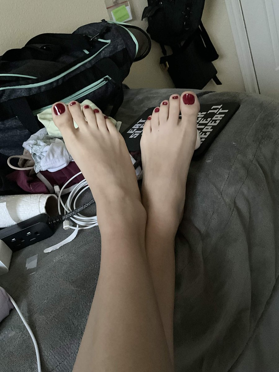 GeeKayEdith's tweet photo. I know for a fact some of you fucking perverts love transgirl feet https://t.co/LvybpByN0G