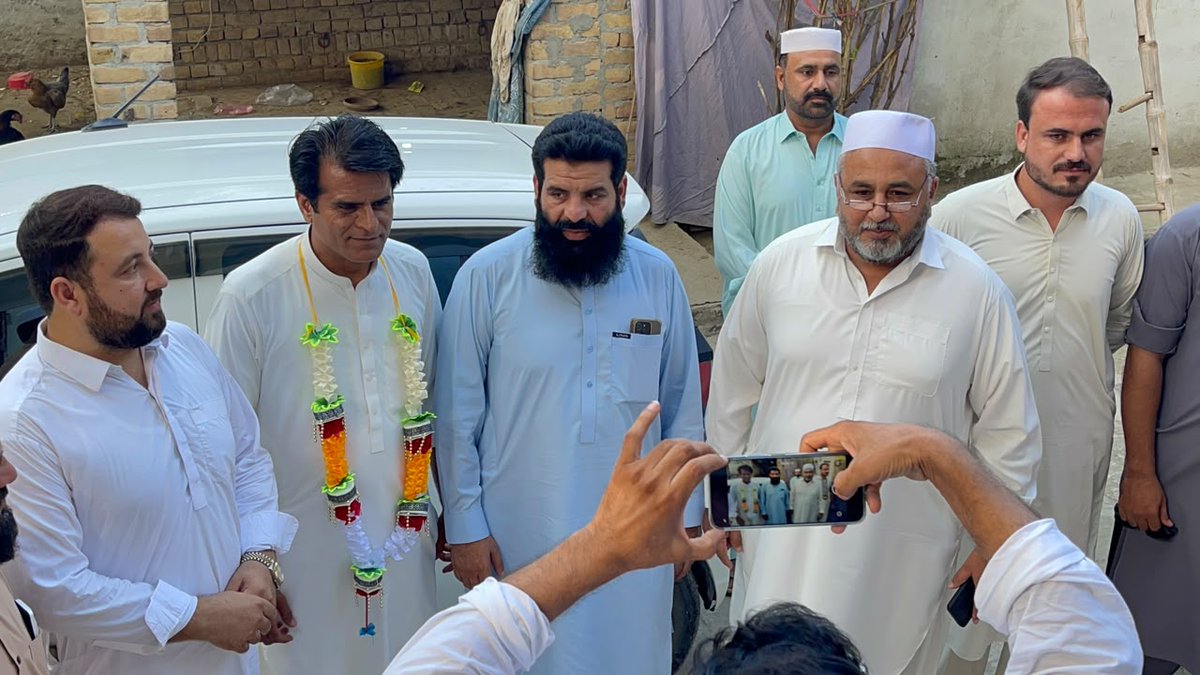 RiazFighter's tweet photo. میٹنگ/ویزٹ ضلع چارسدہ
شکر الحمد اللہ، مجھے عوام راج تحریک کے صوباٸی رہنماٶں، معزز مہمانوں اور کارکنان کی خدمت کا موقع ملا
 اللہ پاک سے دعا ہے کہ عوام راج تحریک کو خلوص، اتحاد اور خدمتِ خلق کے جذبے کے ساتھ عوام کی خدمت کرنے کی توفیق عطا فرمائے
 آمین
@NASIR001AFRIDI
 #عوام_راج https://t.co/ipdrmc8ceo