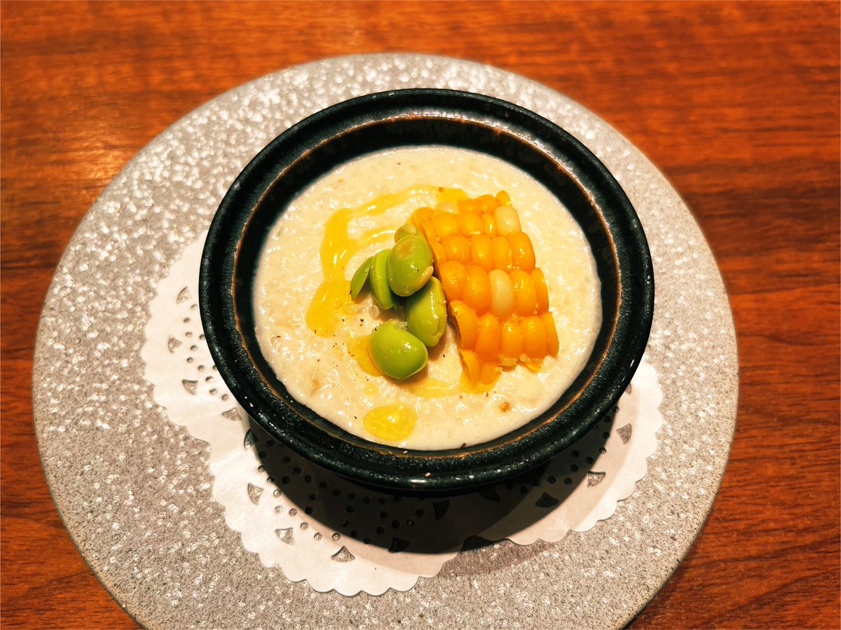 owaki_'s tweet photo. 毎度の事ながらお料理もめっちゃ美味しくて🥹🙏🏻
玉ねぎのポタージュはほんと毎度助かります🙏
アジとディル、無茶苦茶あった白があった()
稚鮎の頭ね、苦味と苔の風味がね、つよつよの古酒達に負けない。

近々通常営業でお伺いさせてもらいます🙇‍♀️
 📍ワインバーニュートラル 押上 https://t.co/hO9TFGF57J