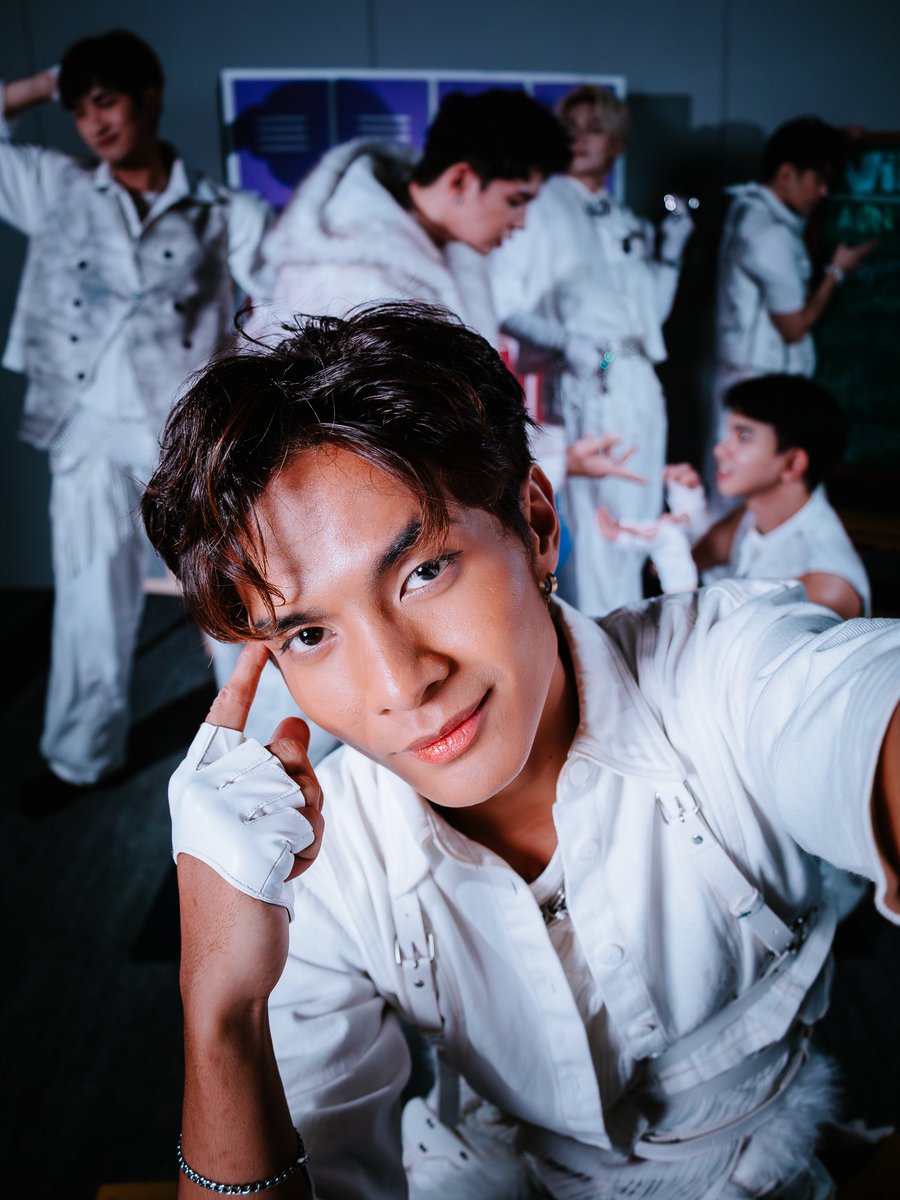 aonofficialph's tweet photo. Attendance check: A-ON is present and serving. 2/2

Lead Photographer and Post-Processing jjs_shoots 
Creative Direction: Vladdvn
Gaffer: yanyan.rl https://t.co/1Hz1KWXB1t