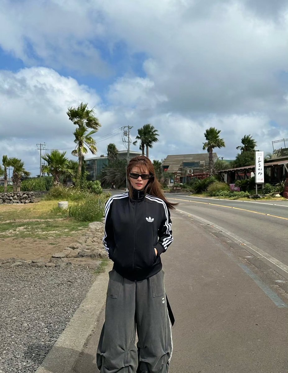 SubjectKpop's tweet photo. Jeongyeon's Instagram update

#TWICE #트와이스 @JYPETWICE https://t.co/u1J7Xp5La2