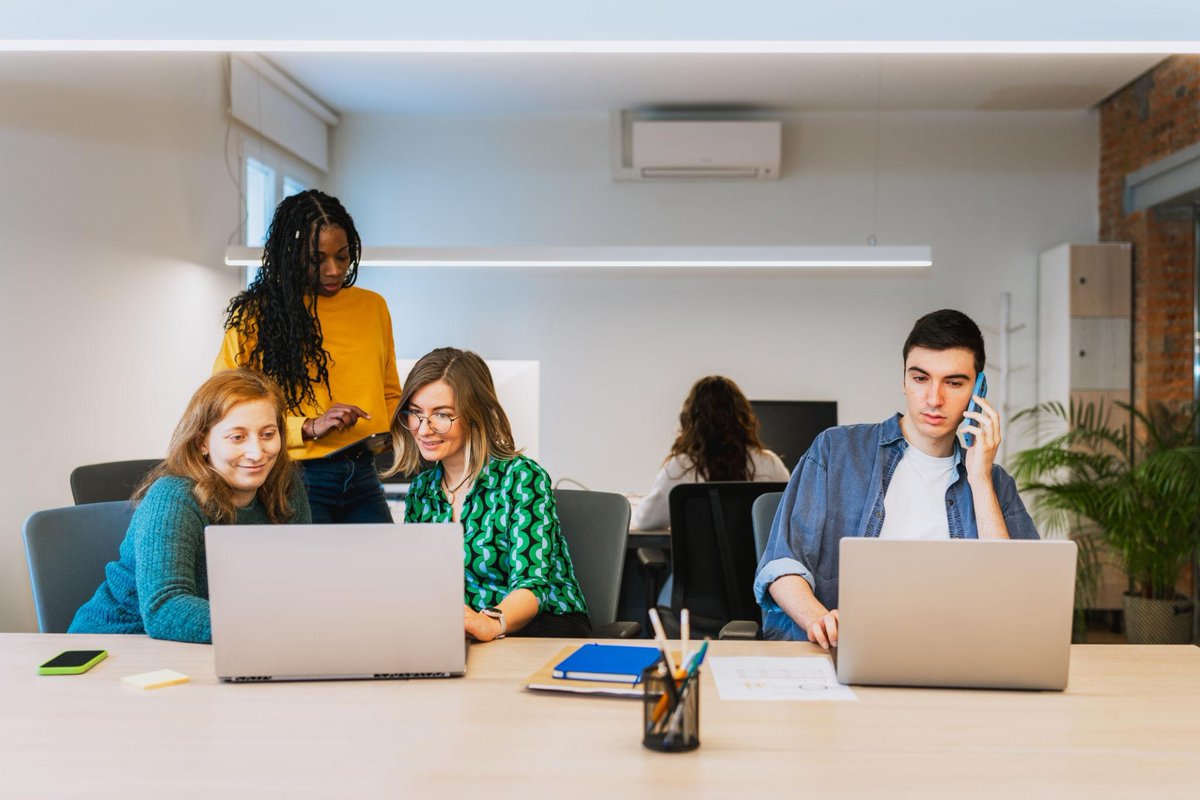 AppisFree_web's tweet photo. Work smarter, together. 💼💙 
Chat, meet, share files, and stay connected with your team—wherever work takes you. 
👇 Download MicrosoftTeams now: https://t.co/5hnt2wzsyh  

#MicrosoftTeams #RemoteWork #Productivity #Collaboration https://t.co/gE6LE9J2fo