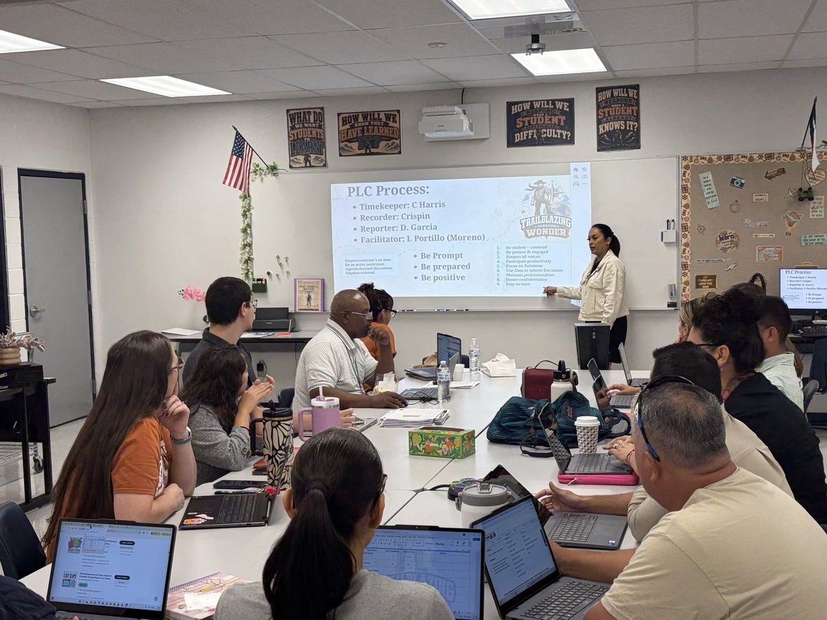 FJordan_CMS's tweet photo. Collaborating, planning, and setting the foundation for a successful year of learning for our 6th & 7th grade students. #PLCinAction #BetterTogether @WalterEClarkeMS @24Valle7_CMS @VMoreno_CMS @efarias_cms https://t.co/odw5ebsBaJ