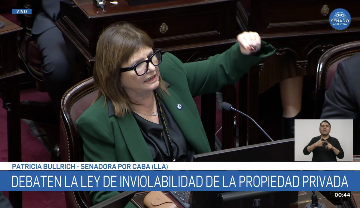 mariandalesio's tweet photo. Es la persona más detestable de la política nacional desde el retorno de la democracia. Fue participe del menemismo, del 2001 y del macrismo. Y ahora con Milei. Es una vergüenza que siga siendo alguien en política. https://t.co/m2hKiWcvt1