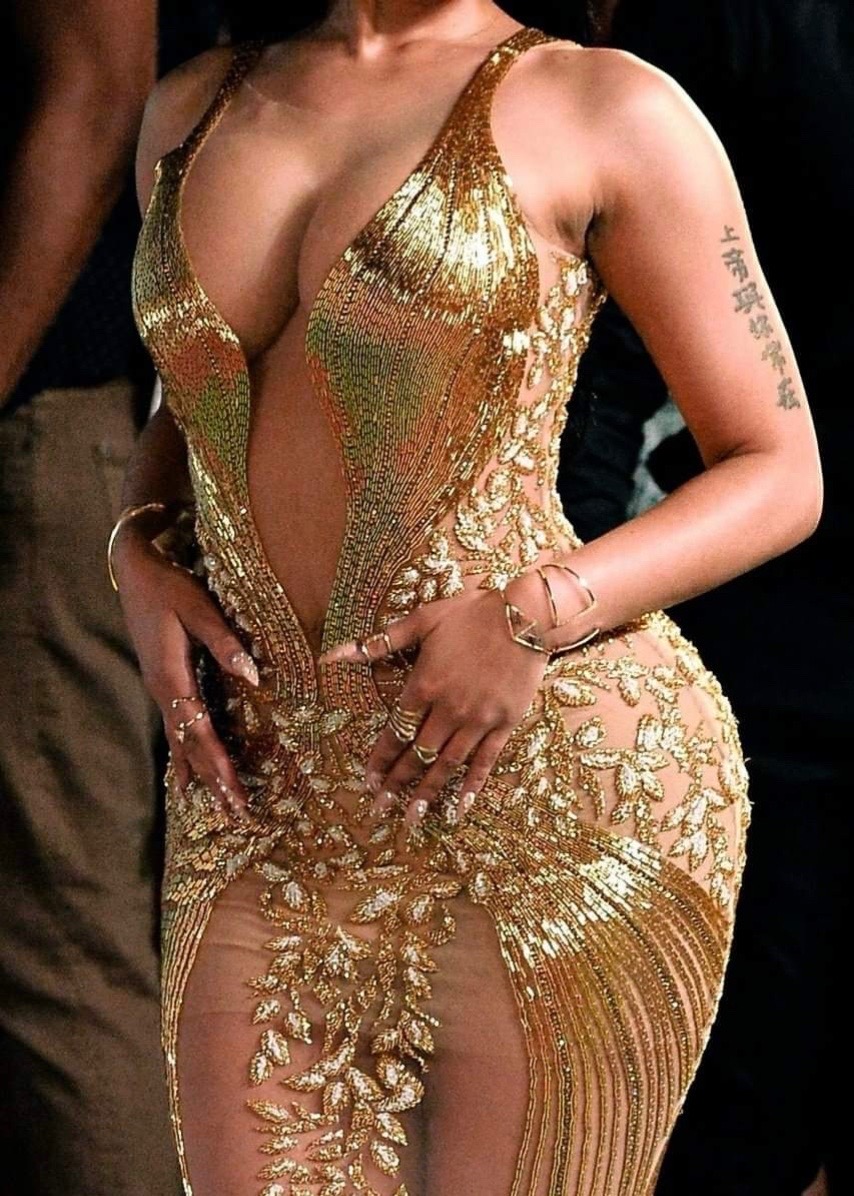 OnikaMaj's tweet photo. Nicki Minaj at the MTV VMAs (2015) ✨ https://t.co/0qT3F2riJa