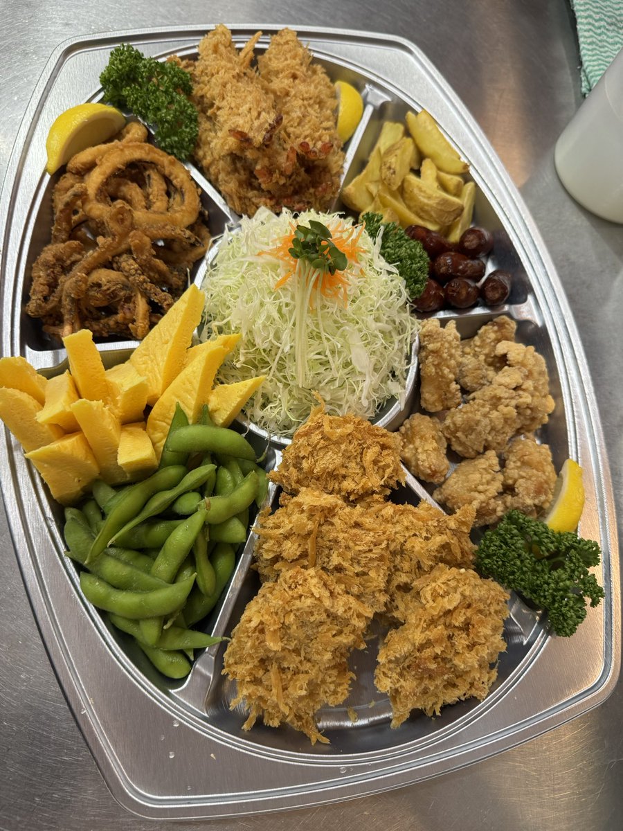 kakiemon_aksf's tweet photo. #お盆営業のご案内

いつも柿エ門をご利用いただき誠にありがとうございます😊

お盆期間12日〜14日のお昼はランチメニューをお休みしてグランドメニューで営業します

また15日（土）はお昼のみの営業となります、ご了承ください

お盆用オードブルまだまだ承ります
ご利用お待ちいたしております🙇‍♂️ https://t.co/RXjEfTG0VD