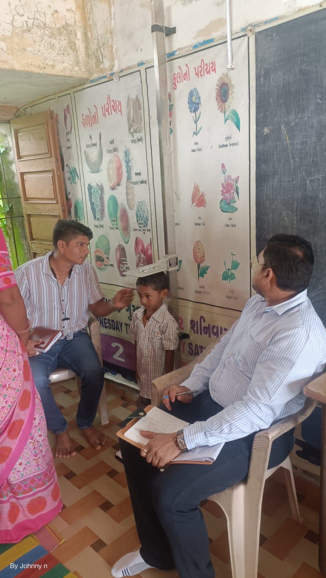 daosurat5's tweet photo. આજ રોજ જિલ્લા ખેતીવાડી અધિકારી દ્વારા માંડવી તાલુકાની  ૪ આંગણવાડી કેન્દ્ર કાંકડવા,રતનિયા-૧,માંડવી-૧ ના કુપોષિત બાળકોની રૂબરુ મુલાકત કરી,તેમના વજન અને ઊચાઇ માપવામાં આવ્યા તથા પોષણ ટ્રેકર સાથે સરખામણી કરી.અને બાળકો માટે બનાવેલ વાનગીની ચકાસણી કરી https://t.co/YBe98JJOjT
