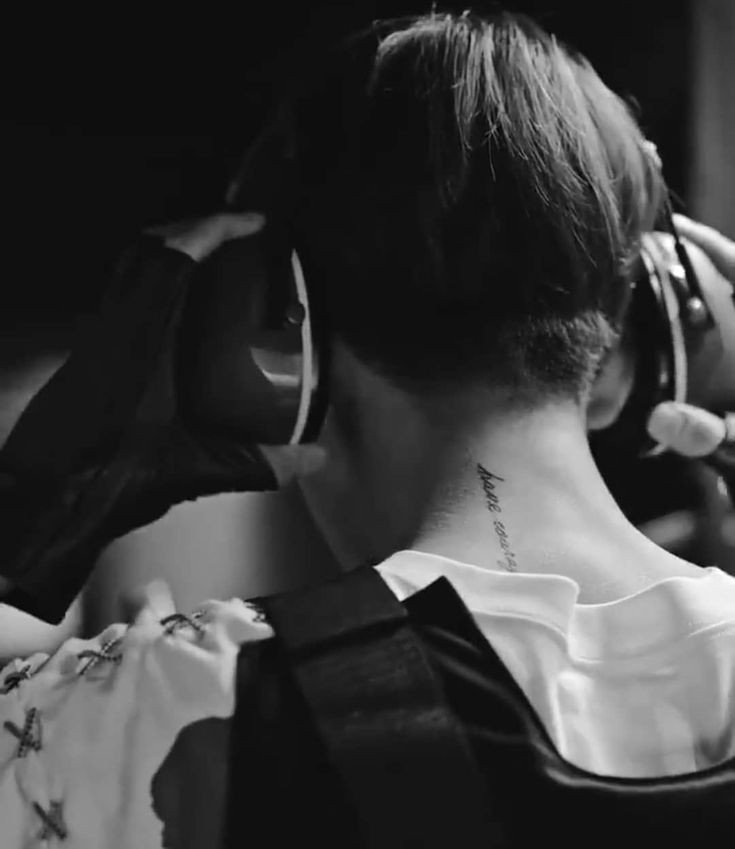 BOXIANx's tweet photo. remember when baekhyun used to have tattoos for comebacks 👀 https://t.co/DL70efUu1W