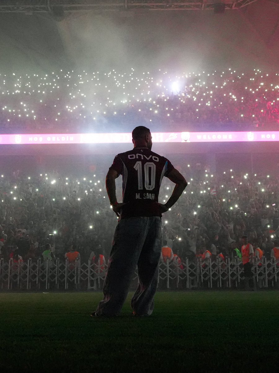 zagortenay's tweet photo. Çok fazla yurt dışı futbol hesabı takip ediyorum. Bir kısmı ‘Salah neden Türkiye ve Trabzonspor’a gitti’ haberleri yapıyorlarken dünkü muhteşem görüntüler sonrası olay tamamen ’Şimdi neden gittiğini anladık’a döndü. 🥰 https://t.co/C6mH2xRRcb