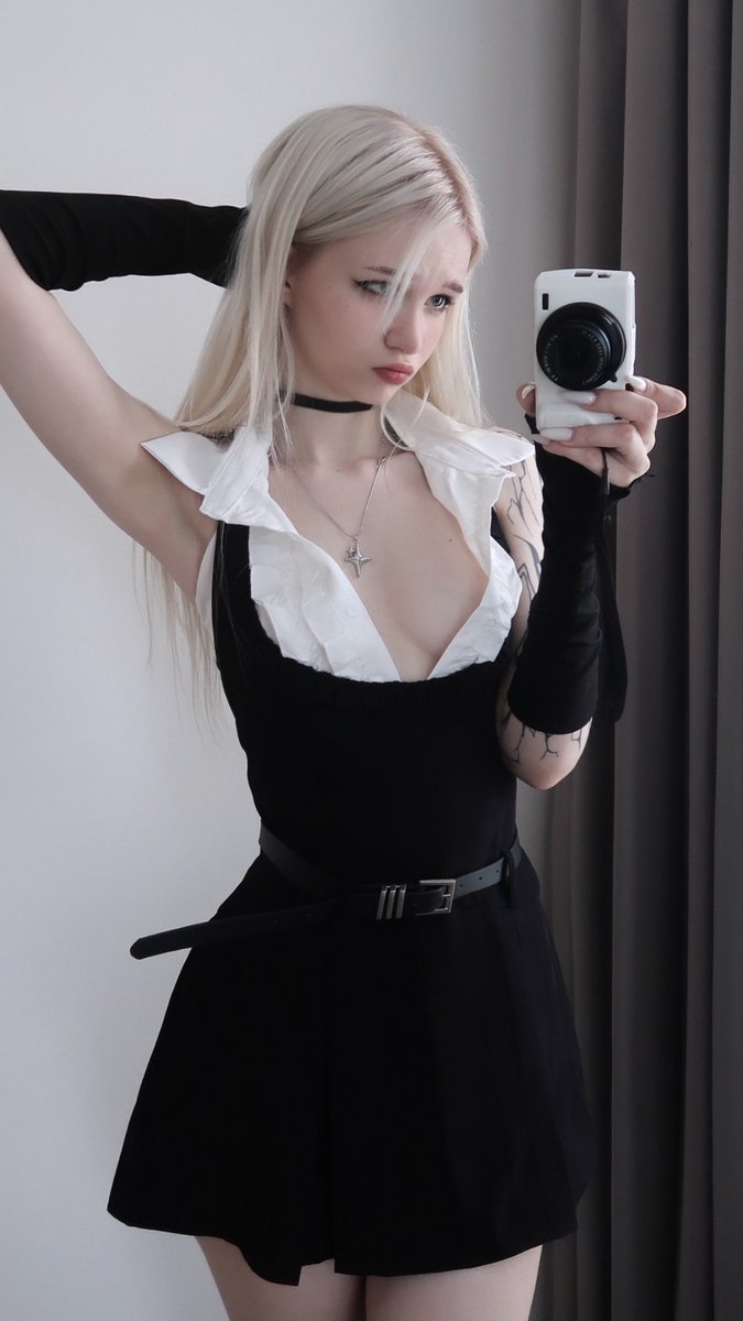 TINYJOY24's tweet photo. My new outfits 🥰 https://t.co/IiTcDfxXY8