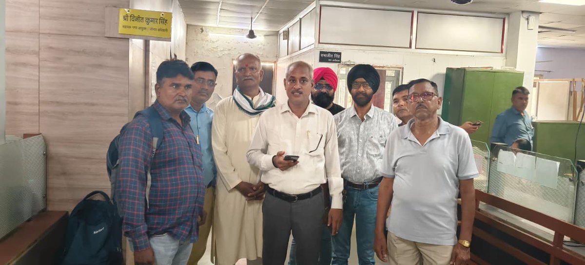 ArunShukla_Adv's tweet photo. जलनिकासी व्यवस्था का अभाव और बारिश में दूषित जलभराव से मच्छरों तथा वेक्टरजनित बीमारियों के बढ़ते प्रकोप तथा @LMC_Lucknow जोन 5 वार्ड सरोजनी नगर प्रथम के विस्तारित क्षेत्र पंडितखेड़ा में फॉगिंग तथा एंटी लार्वा छिड़काव भी नहीं @RajeshwarS73 @NagarVikas_UP @aksharmaBharat @BJP4UP 🙏 https://t.co/a6LuLqc6fS