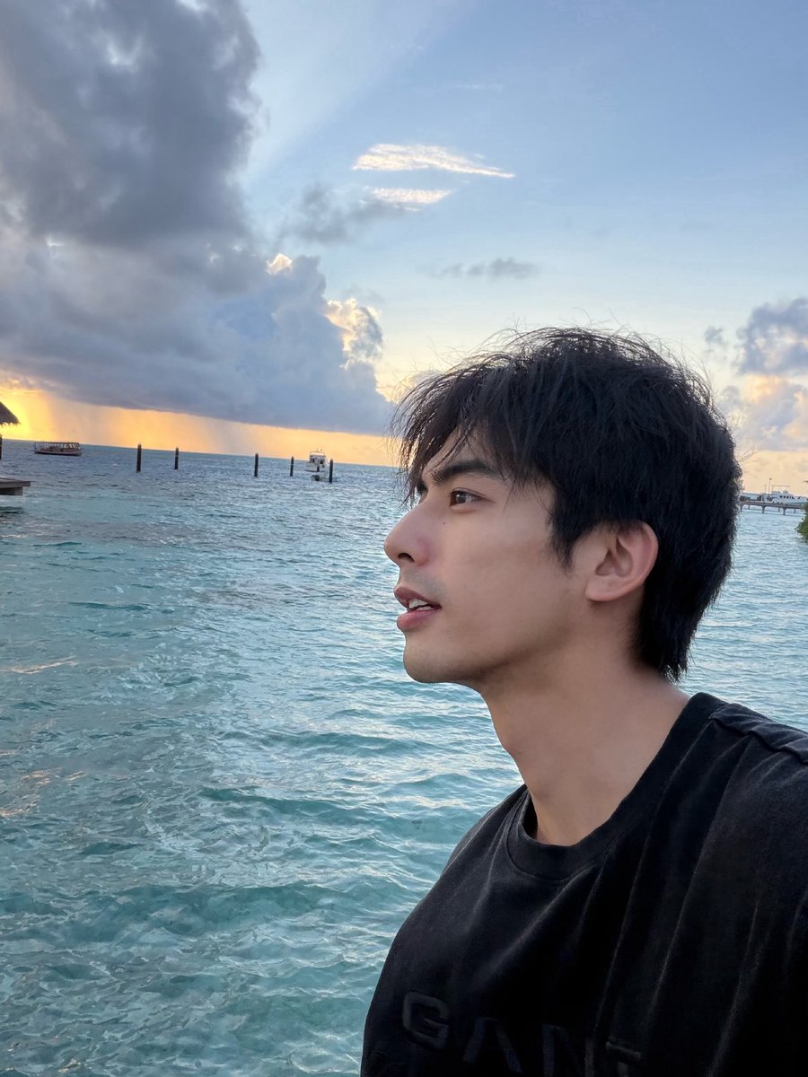 che0ngn's tweet photo. 아 위룡넴🫰바다가 퍼컬이시네요💕 https://t.co/9y4zkXGLkH
