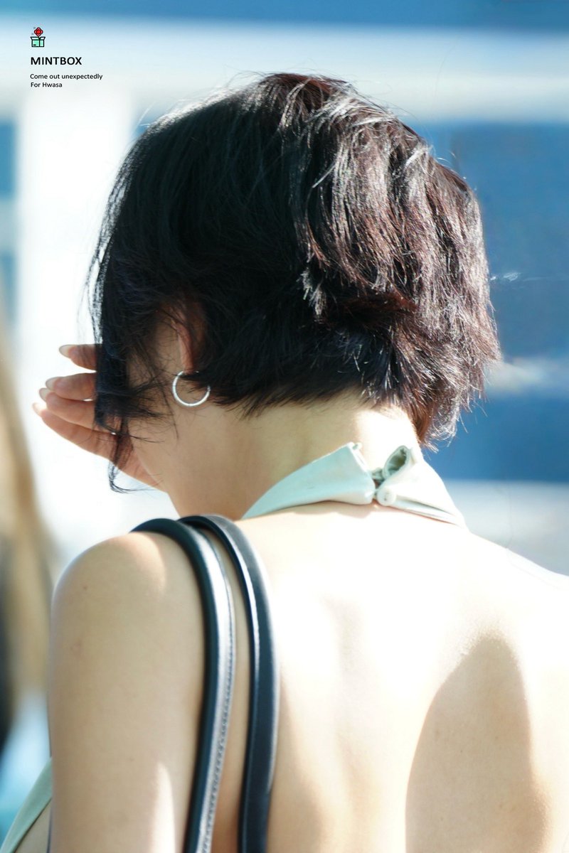 mintbox_0619's tweet photo. 260807 ICN➡️MNL

#마마무 #화사 #Hwasa 

시원한 등 https://t.co/52jTm7X2El