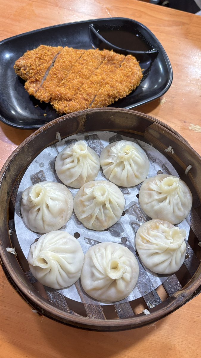 viewwrs's tweet photo. Long time ago ร้านปิ้งย่างเสียบไม้
Supreme crab บะหมี่ปูนัวมากก
Lai lai เสี่ยวหลงเปาปู ขายดีมาก
New sukiyaki หม่าล่าบุฟเฟต์ ถูกและดี https://t.co/iOLtsG7F7t