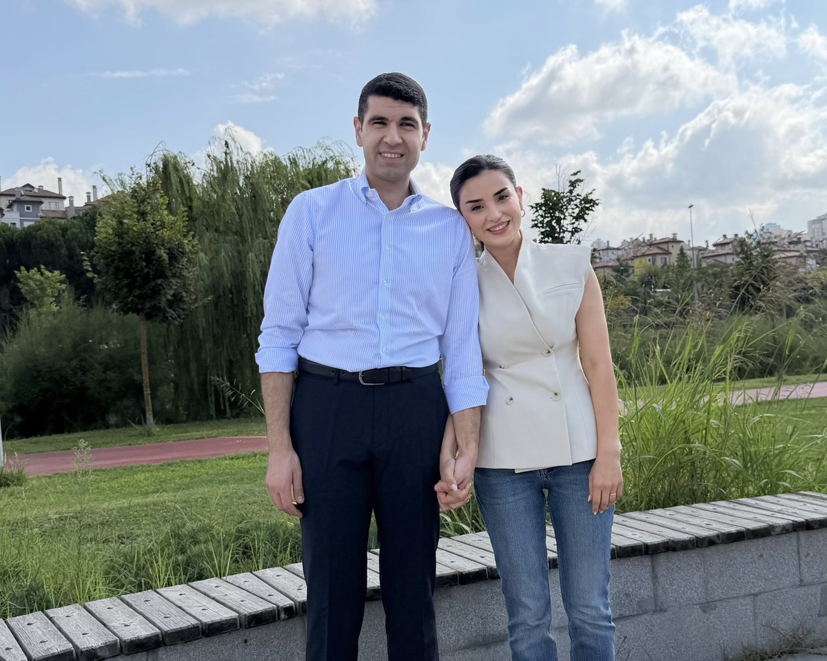 utkucaykara's tweet photo. 14 ayın ardından ailemle birlikteyim. 

Merhaba özgürlük..

Merhaba Avcılar 🫶🏻 https://t.co/8RLFOtZX5A