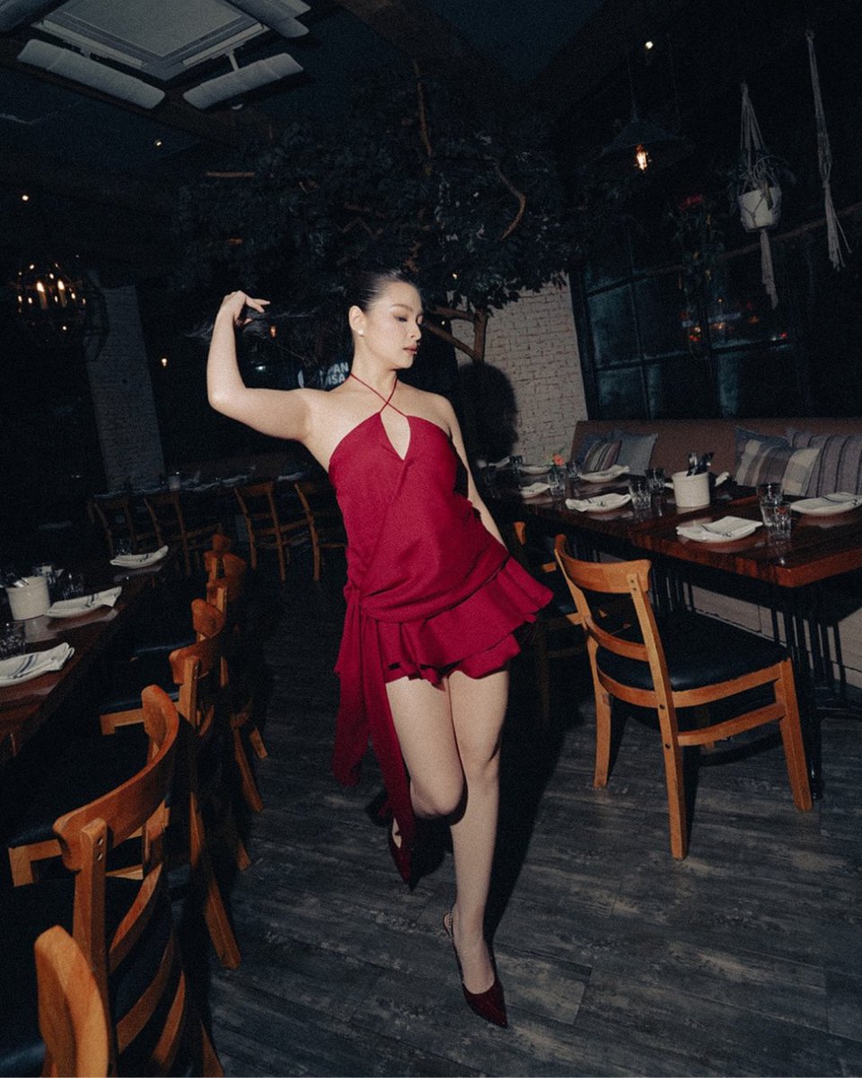gmanetwork's tweet photo. YES, BARBIE. YOU'RE DEFINITELY AGING LIKE FINE WINE! 🍷✨

Another year older, but #BarbieForteza somehow looks like she hasn't aged a day in these stunning snaps from her 29th birthday celebration.

📸: Nice Print Photo via barbaraforteza / Instagram https://t.co/u8VZG7aiK3