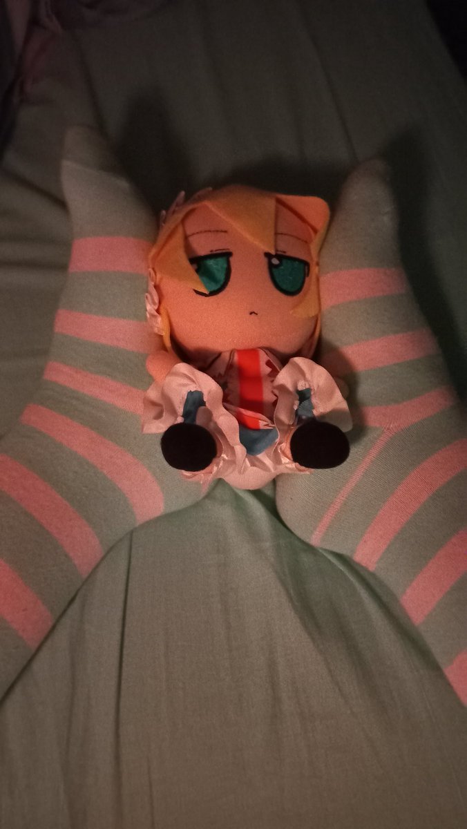 FumoFemboy's tweet photo. Morning photo in bed
#fumo #femboy #touhou #feet https://t.co/5tPkQ5oJFv