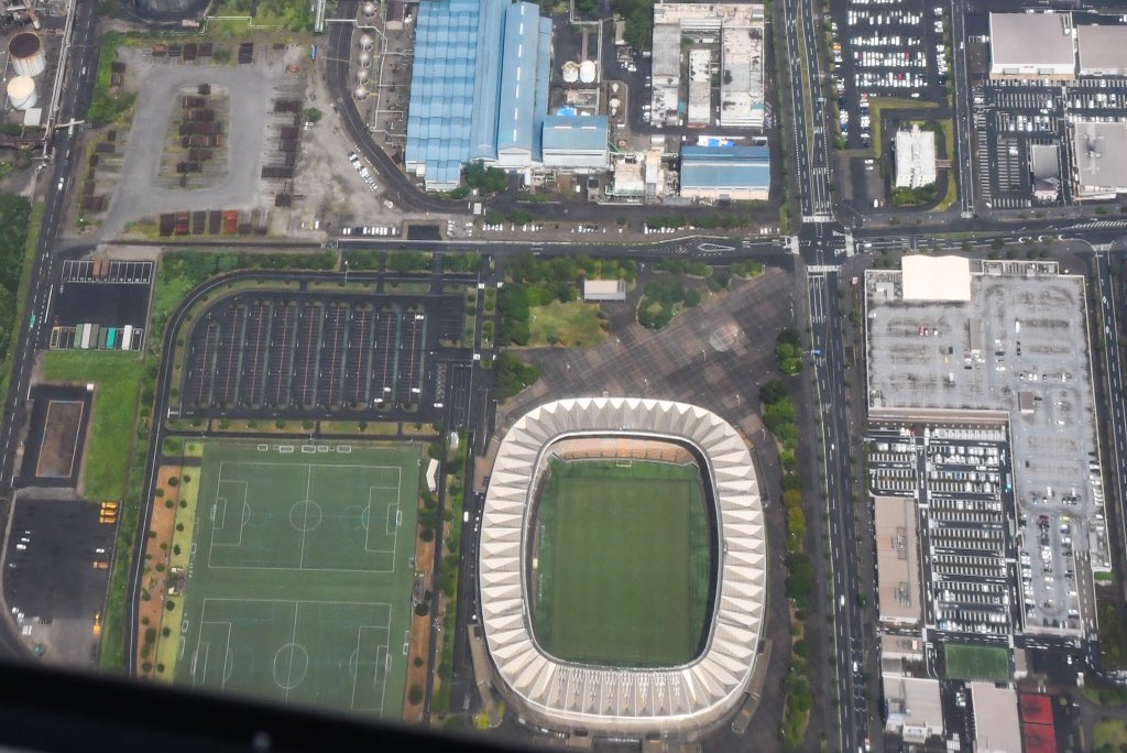 pacific255's tweet photo. 蘇我駅とフクアリ https://t.co/dZDbkrdUvW