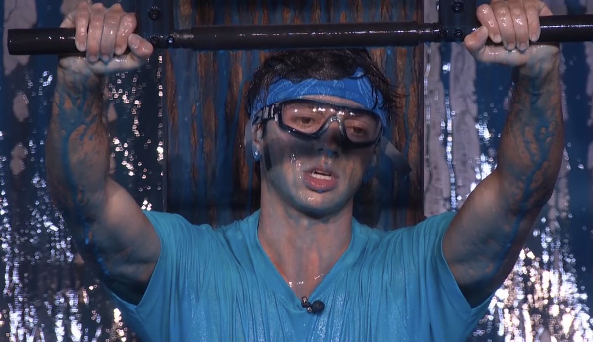 favoriteclubs's tweet photo. drew stuns on the wall #bb28 https://t.co/QXownUj1g0