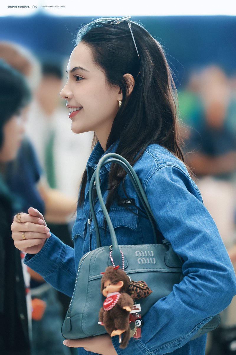 BunnyBear1819's tweet photo. 260807

BKK✈️
🐰

#ลูกหมีซอนญ่า #LMSY 
#LMlookmhee #SonyaSaranphat https://t.co/NxhU7AkZ5O
