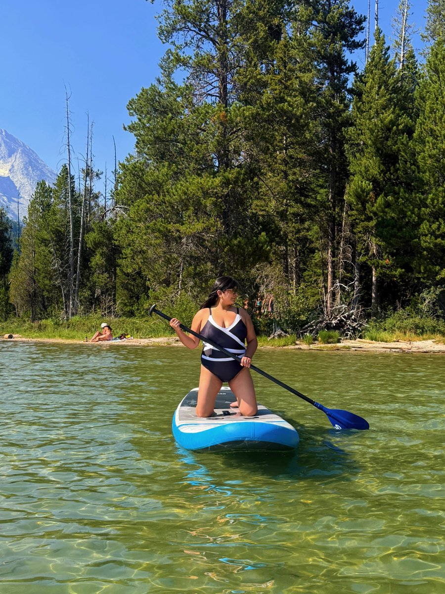DraMolarcito's tweet photo. Olvidé publicar aquí porque ahora sí estoy siendo feliz. 💖
Una foto mía haciendo paddle board, por primera vez 💓 https://t.co/DjY8L2KFBl