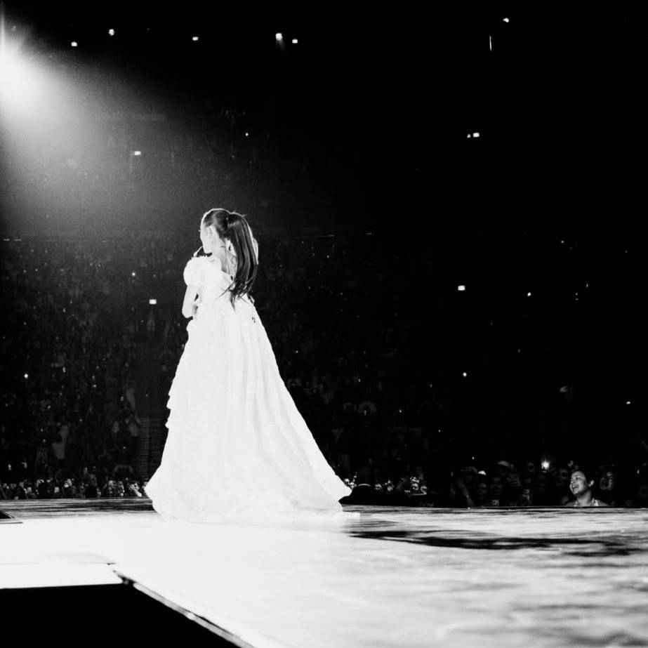 novasdior's tweet photo. oh my sweet. im so beyond proud. congratulations for this most beautiful north american leg of tour ♡ forever grateful ♾️ https://t.co/NLXiNmIC2U