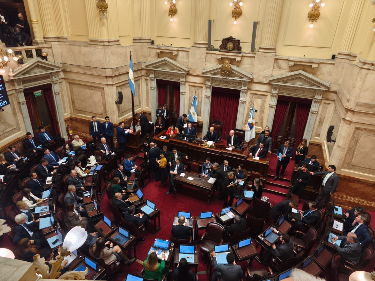 CerviPablo's tweet photo. 🇦🇷 EL SENADO DIO MEDIA SANCIÓN AL PROYECTO DE INVIOLABILIDAD DE LA PROPIEDAD PRIVADA

Seguimos avanzando con las reformas que la Argentina necesita para fortalecer la seguridad jurídica, poner límites a los abusos del Estado y garantizar que lo que es tuyo, siga siendo tuyo.

Defender la propiedad privada es defender el esfuerzo, el trabajo y la inversión de cada argentino.

Un paso más hacia una Argentina con más libertad, seguridad jurídica y oportunidades.