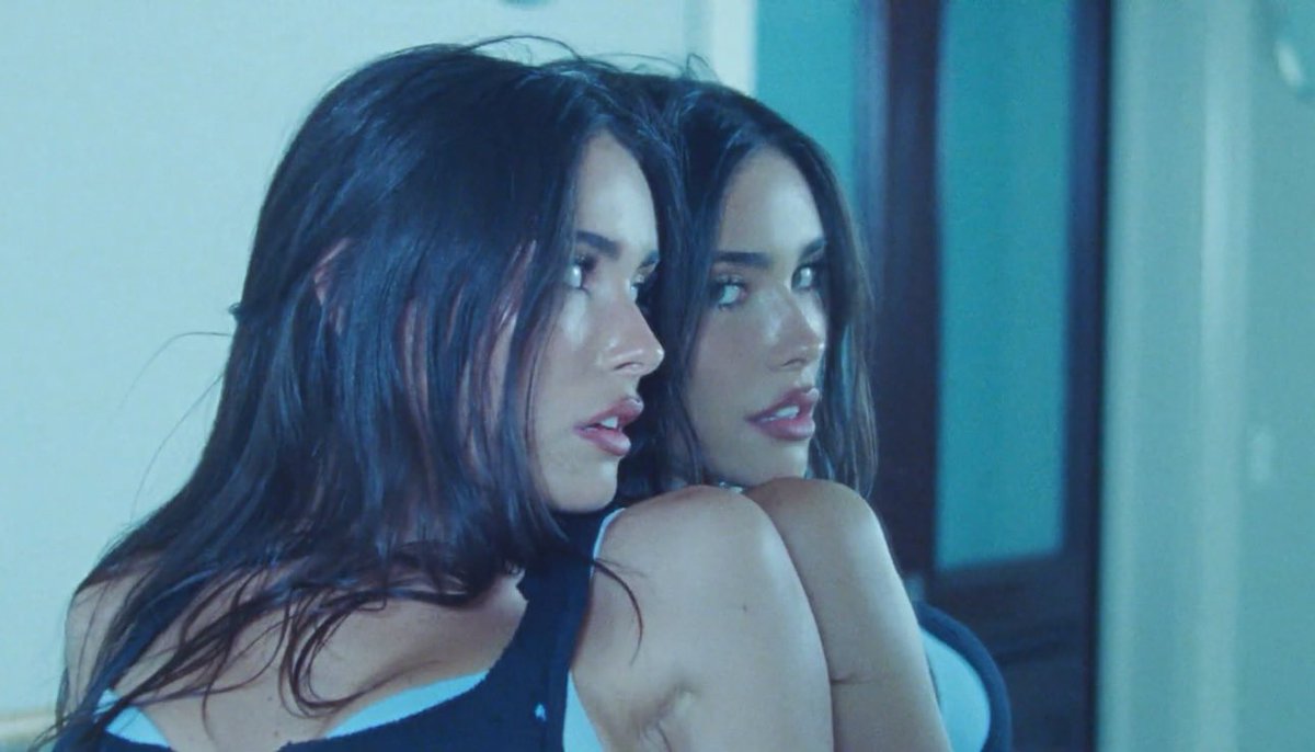6khjx's tweet photo. madison beer🩵✨ https://t.co/nrHAK4oMb1