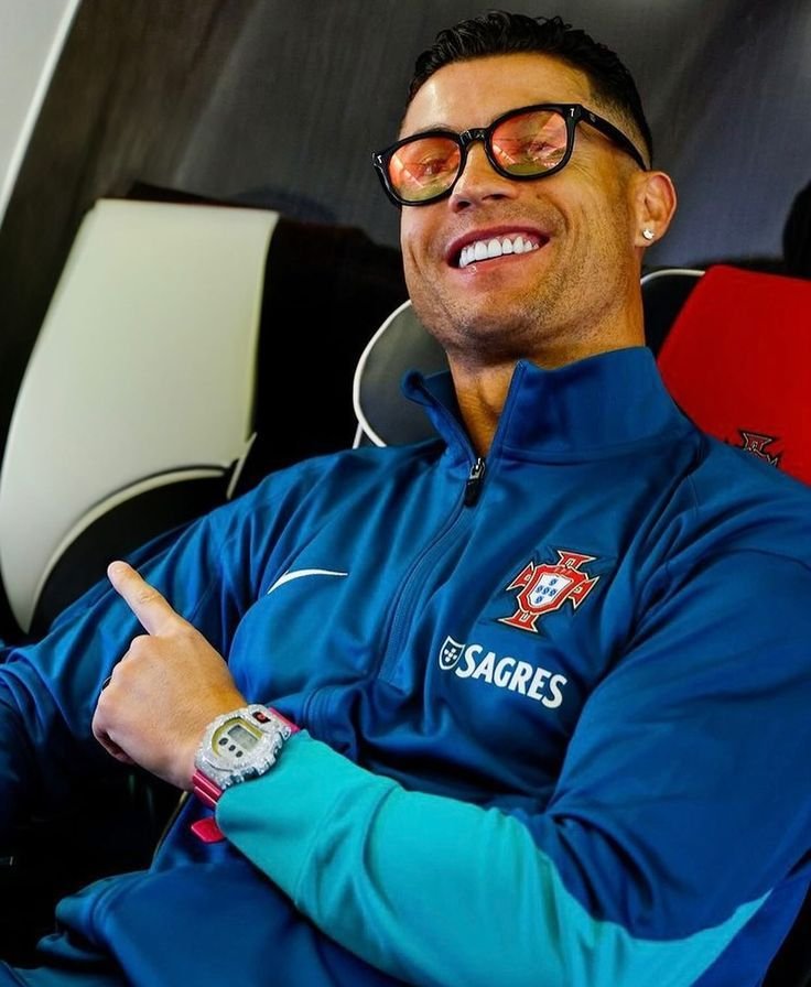 Footballfavor's tweet photo. Ronaldo 💙 https://t.co/Mdcm6aixBJ